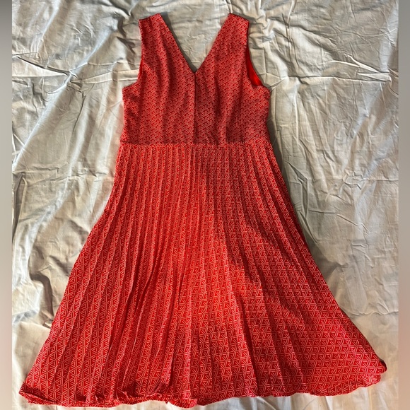 Banana Republic Sleeveless Red Patterned Mini Dress, Size 6 NWT - Picture 6 of 16